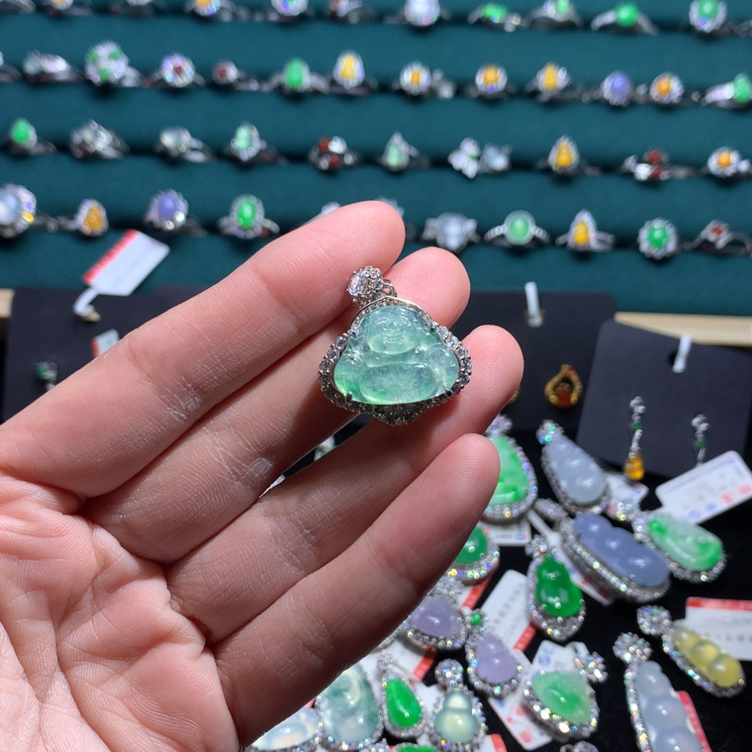 翡翠颈饰银S925镶嵌天然翡翠