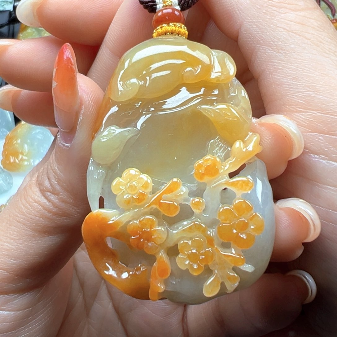 翡翠颈饰未镶嵌竹节