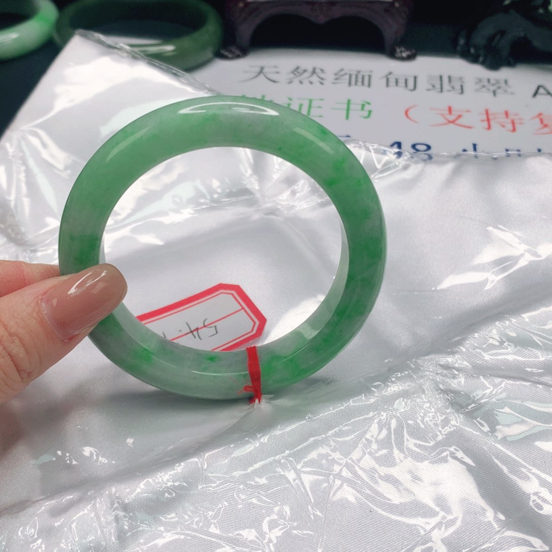 翡翠手镯未镶嵌缅甸天然A货翡翠