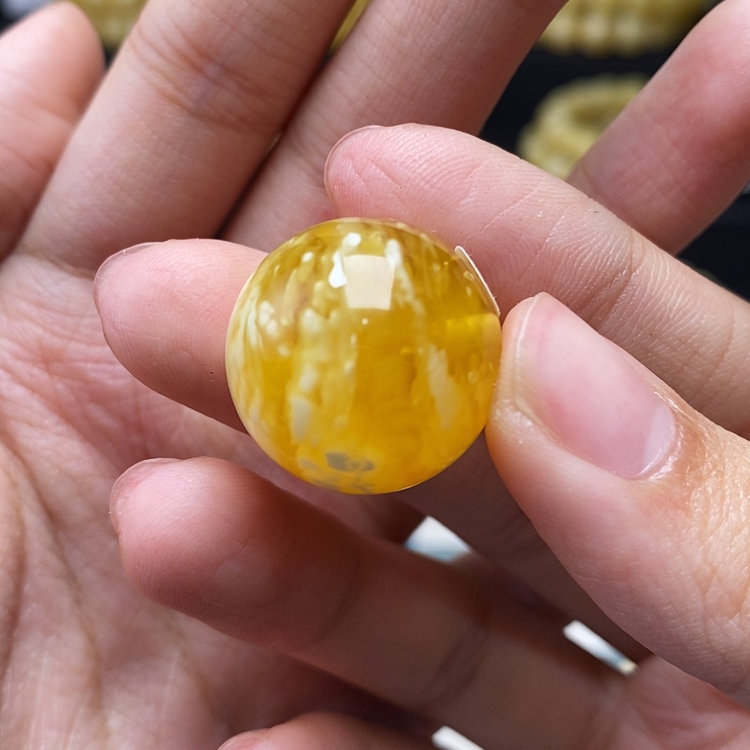 蜜蜡珠宝奇石未镶嵌