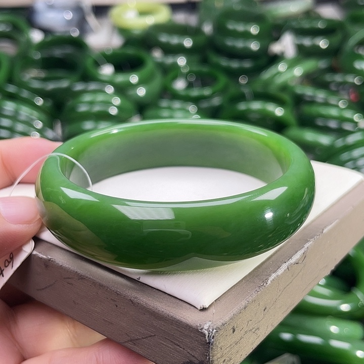 未镶嵌手镯和田玉（碧玉）