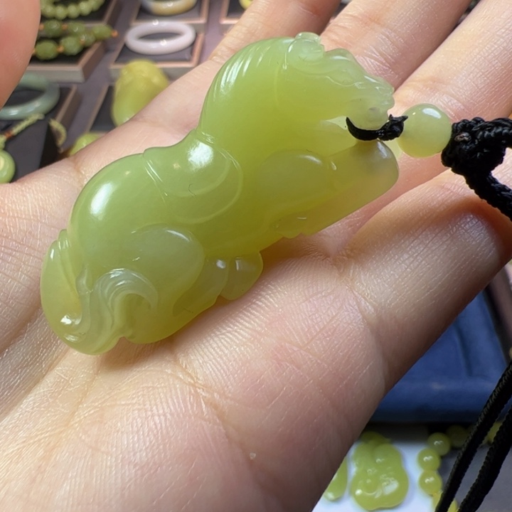 和田玉（黄玉）未镶嵌颈饰