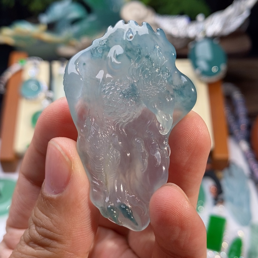翡翠颈饰18K金镶嵌鹰牌 大展鸿图