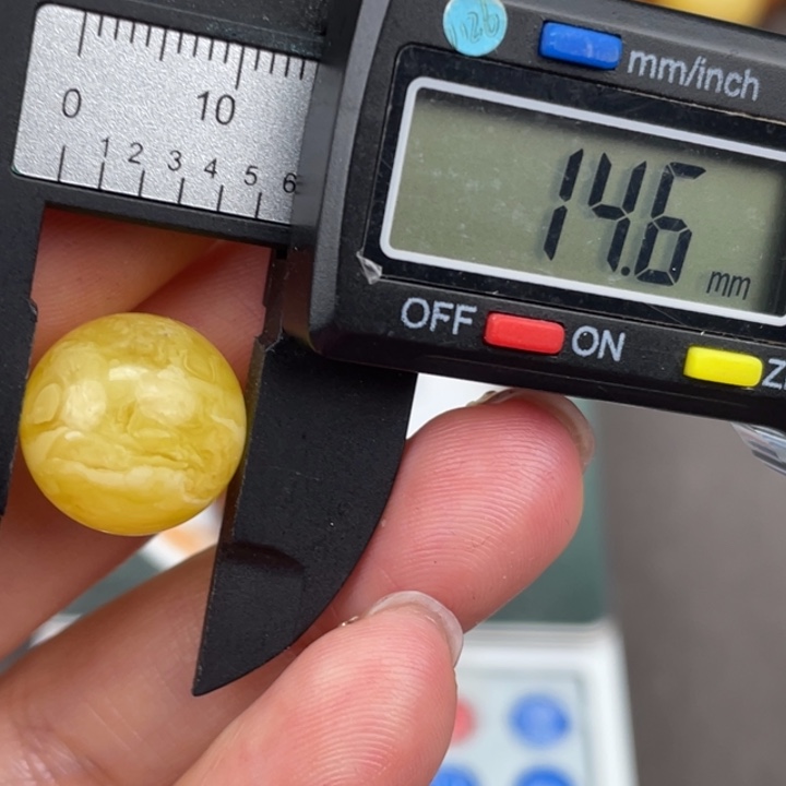 琥珀裸石未镶嵌蜜蜡695