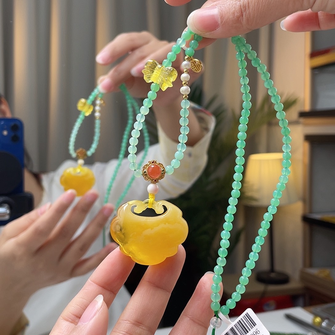 琥珀裸石未镶嵌蜜蜡吊坠