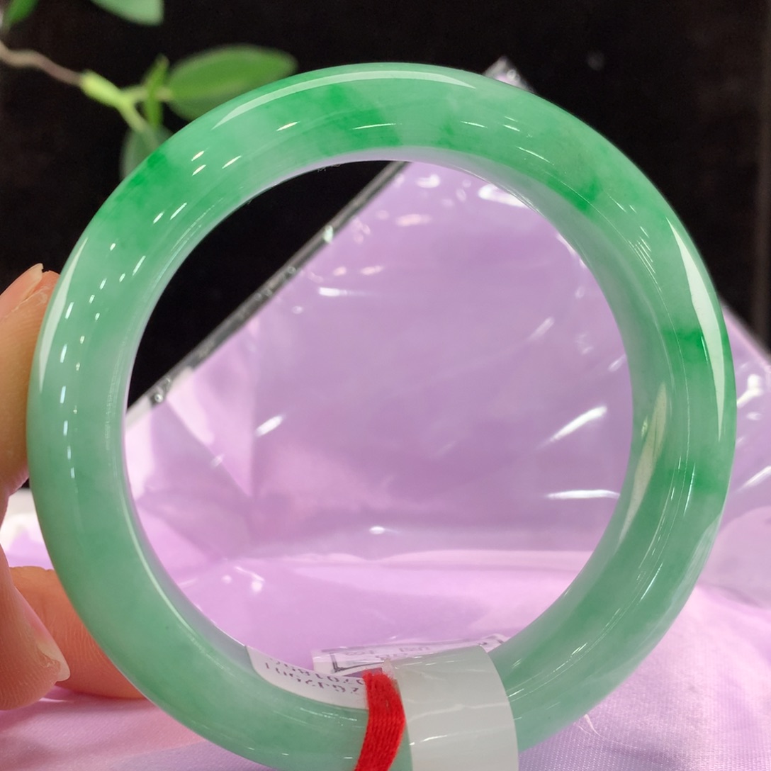 翡翠手镯未镶嵌微瑕1856