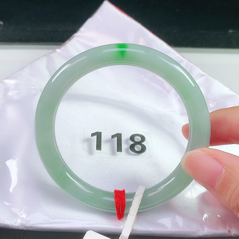 【闪购商品】未镶嵌手镯（圆镯）翡翠