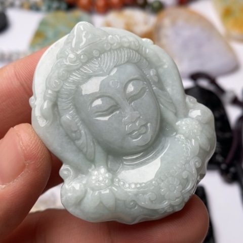 翡翠颈饰未镶嵌翡翠