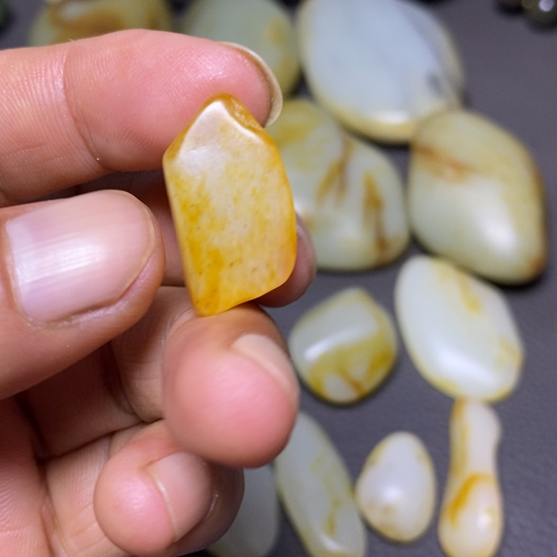 和田玉（糖玉）未镶嵌挂件