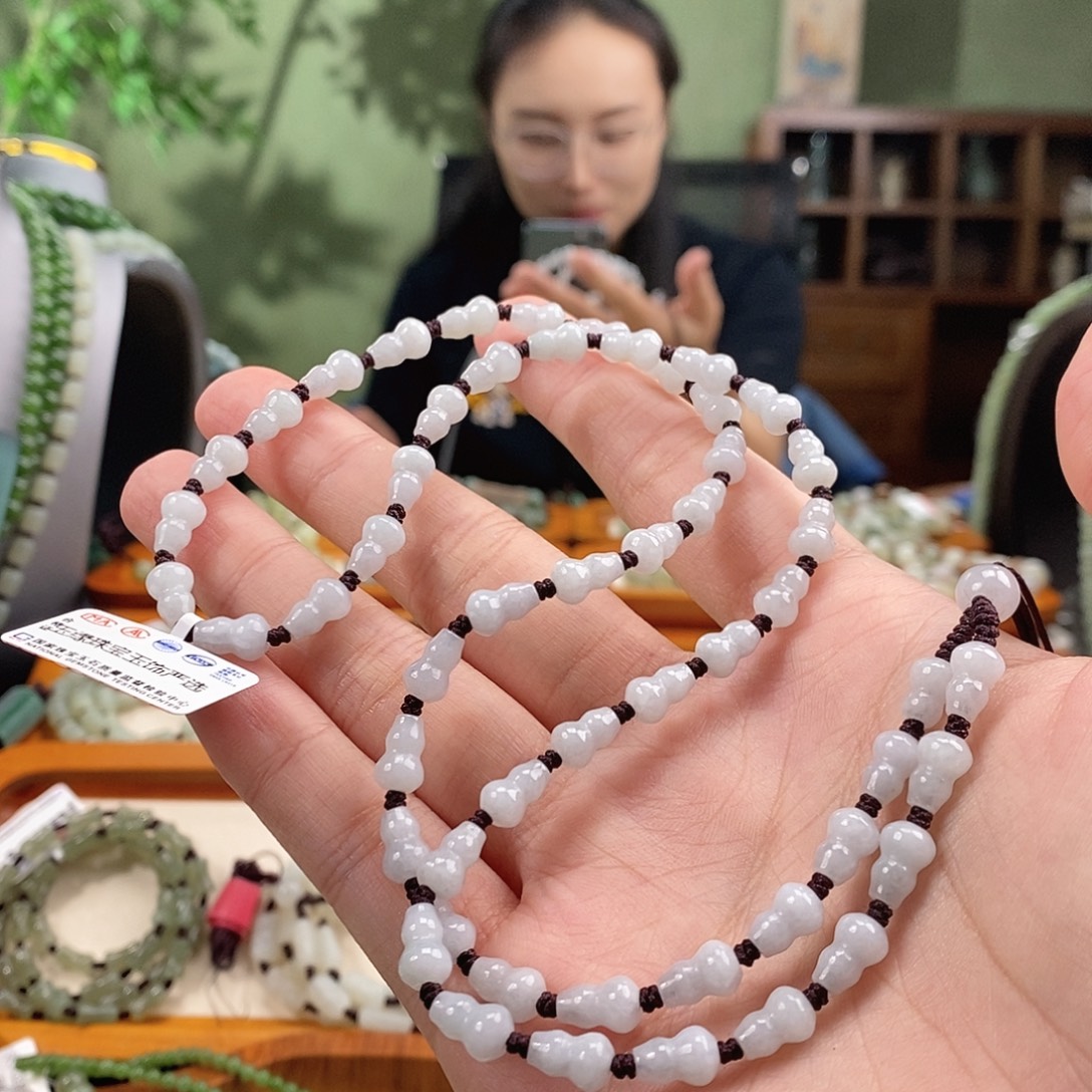 ****生翡翠未镶嵌颈饰111