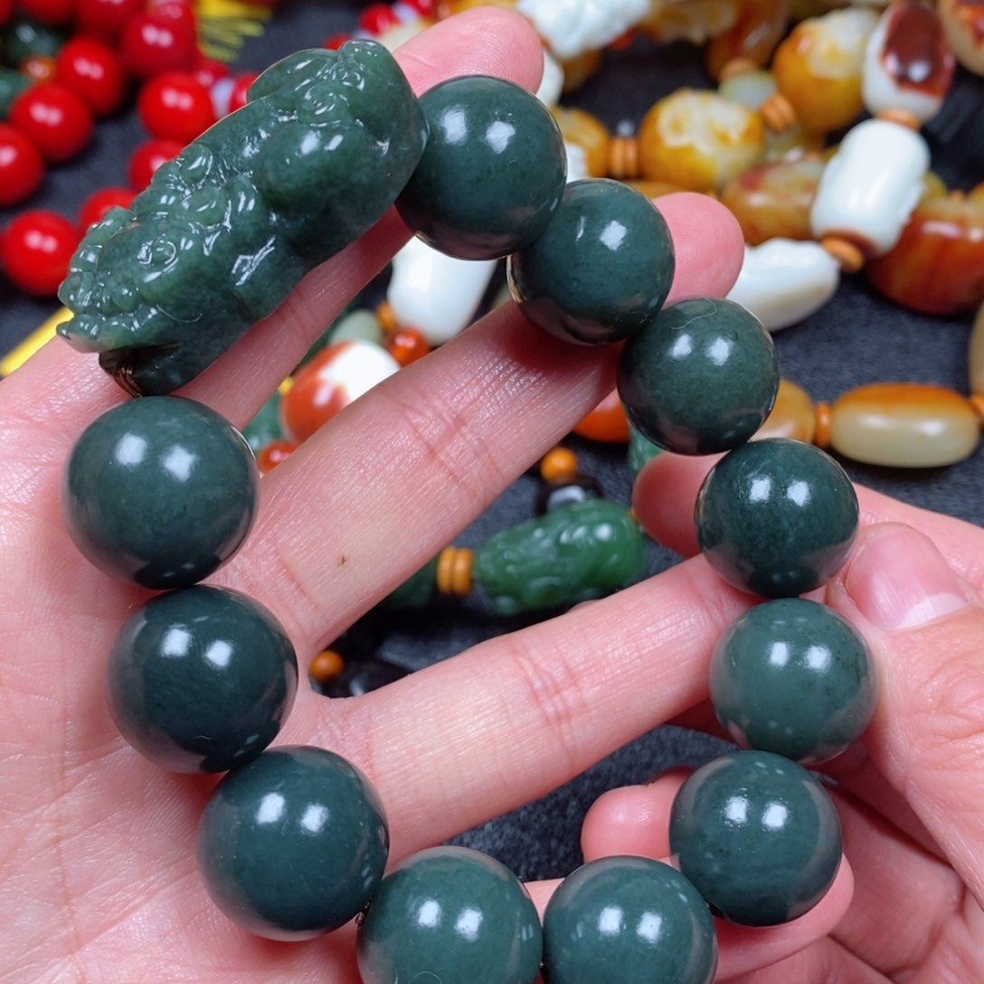 和田玉颈饰未镶嵌