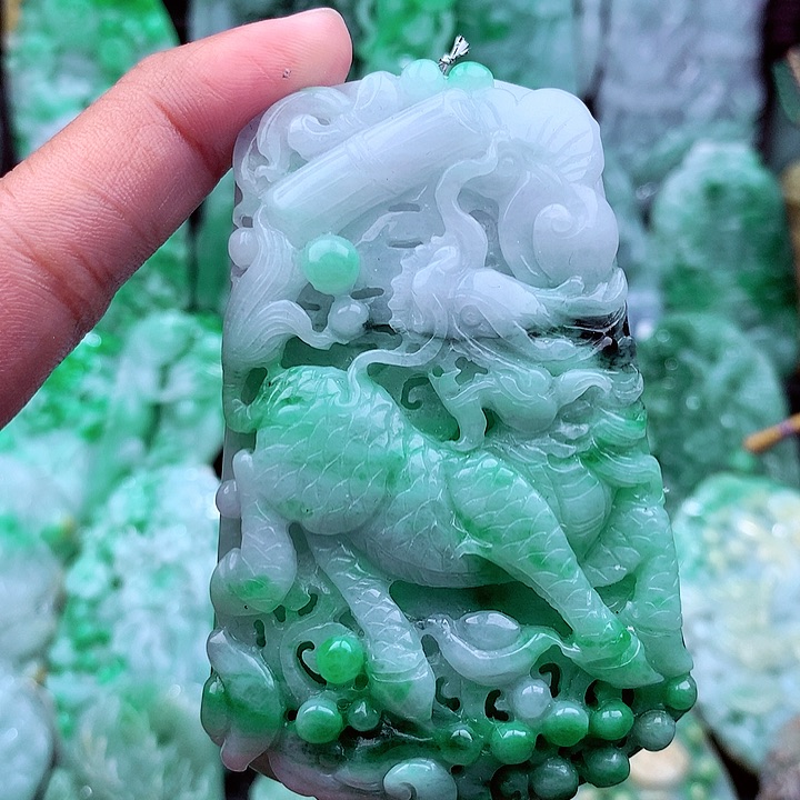 翡翠吊坠(不含链)未镶嵌