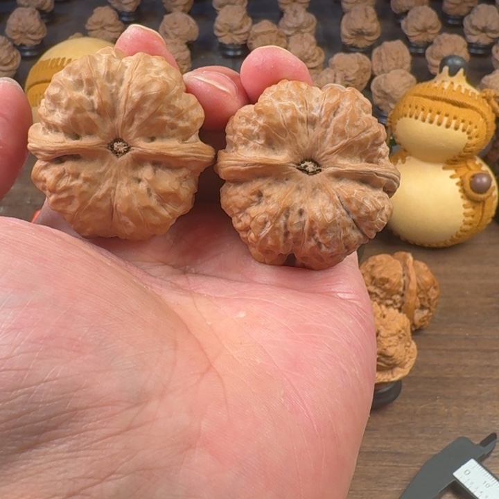 满***红吊坠文玩核桃我的心好痛啊我