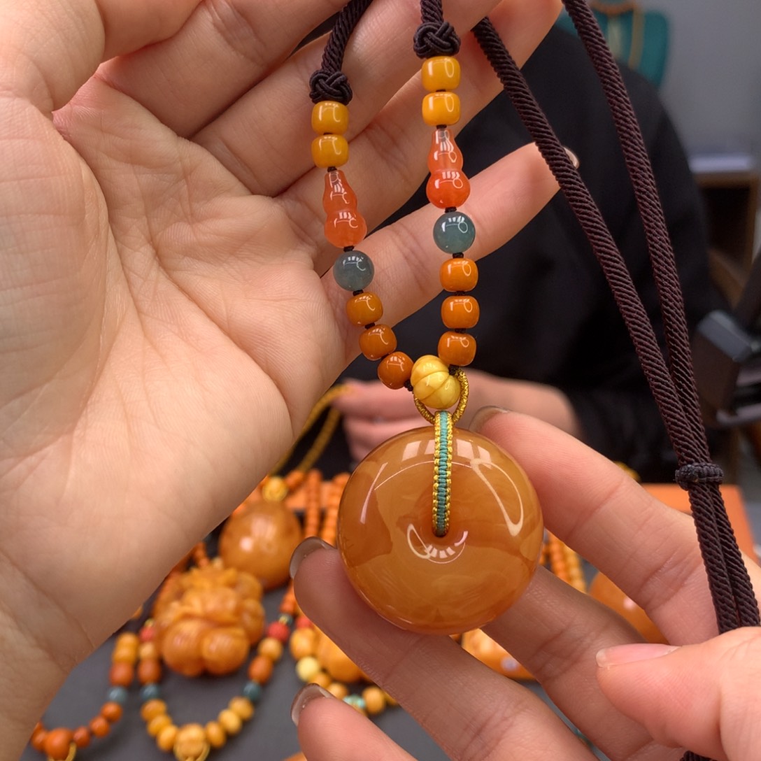 蜜蜡颈饰未镶嵌天然