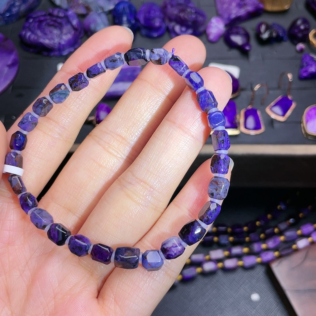 未镶嵌苏纪石（舒俱来）手链