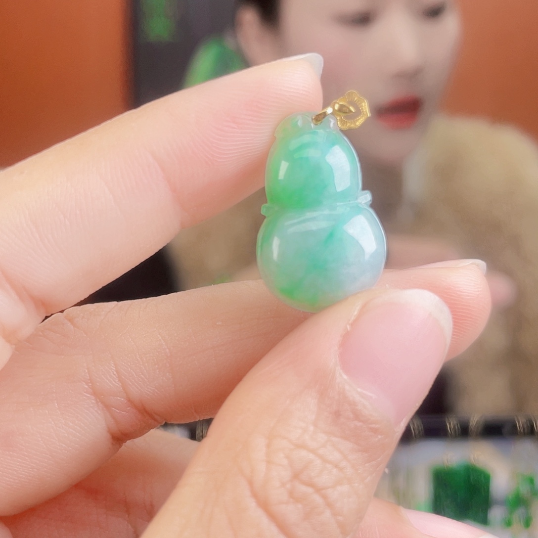 翡翠18K金镶嵌耳饰