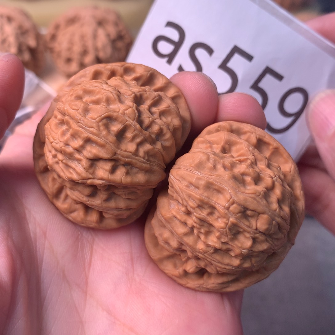 文玩核桃把件红皮球白40