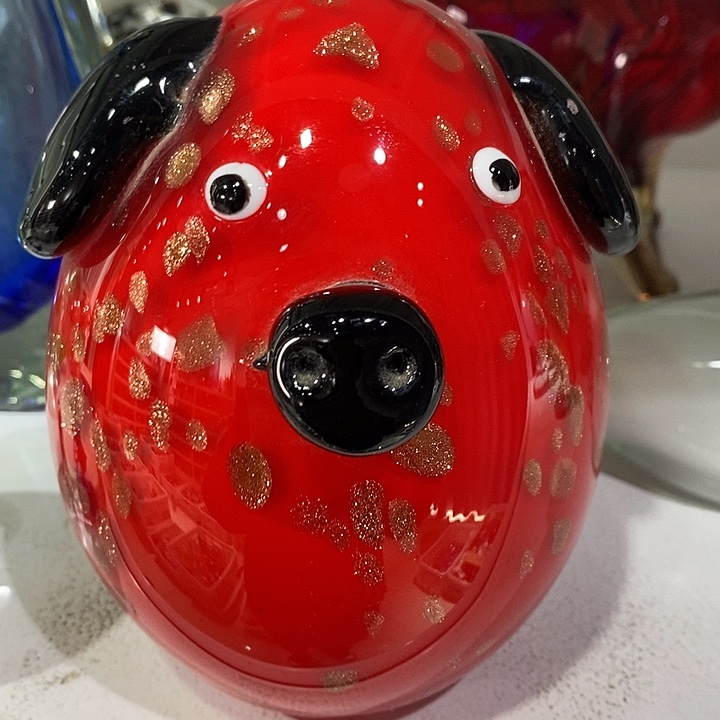 1285352353356685368889