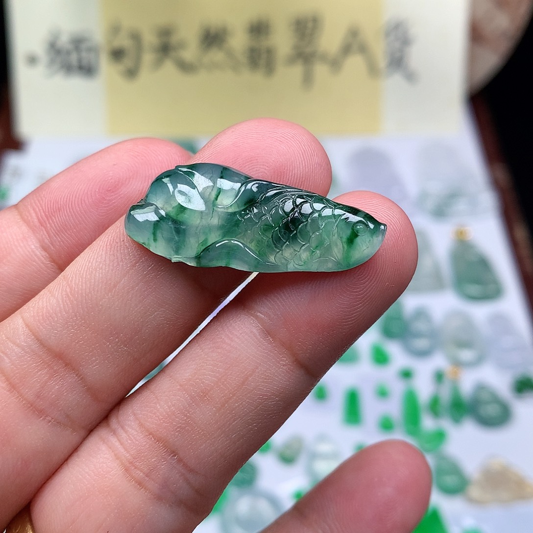 翡翠散珠缅甸天然A货翡翠冰种年年有余