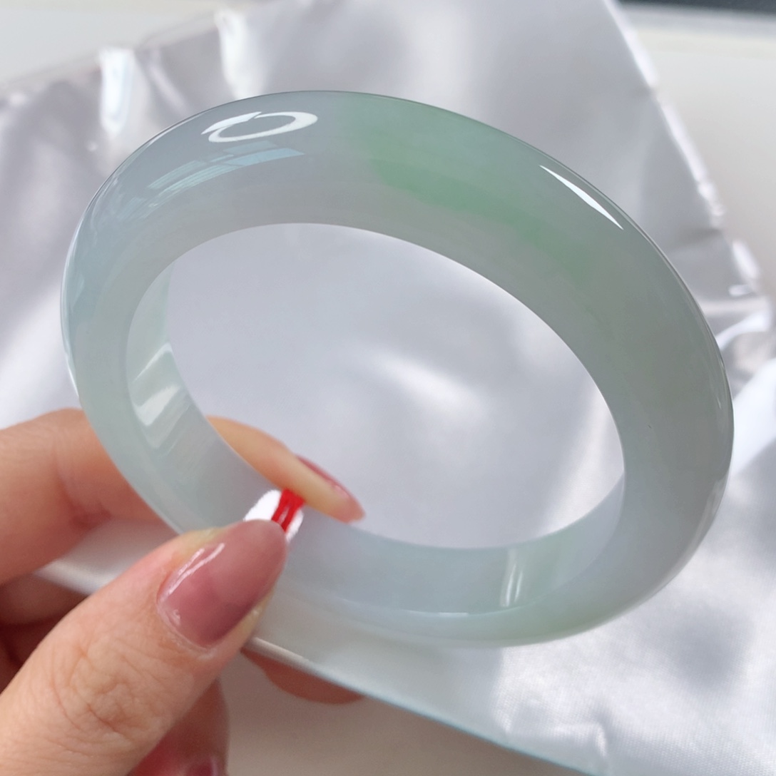 未镶嵌手镯翡翠女****、 正圈