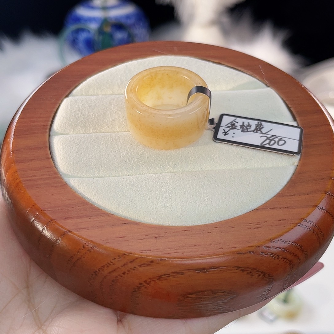 和田玉未镶嵌戒指l3。金桂花圆切。16.3。不退换