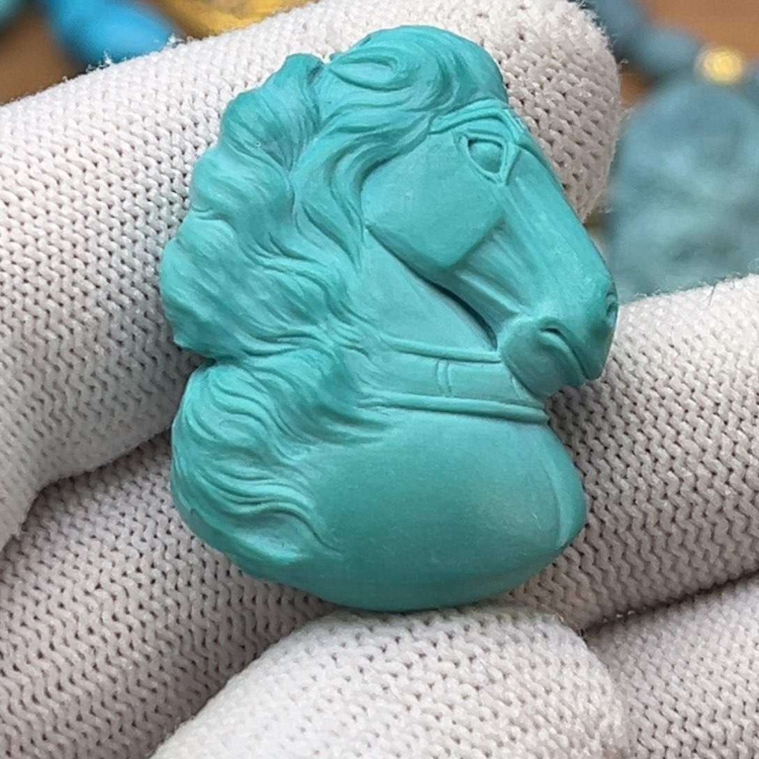 绿松石未镶嵌珠宝奇石