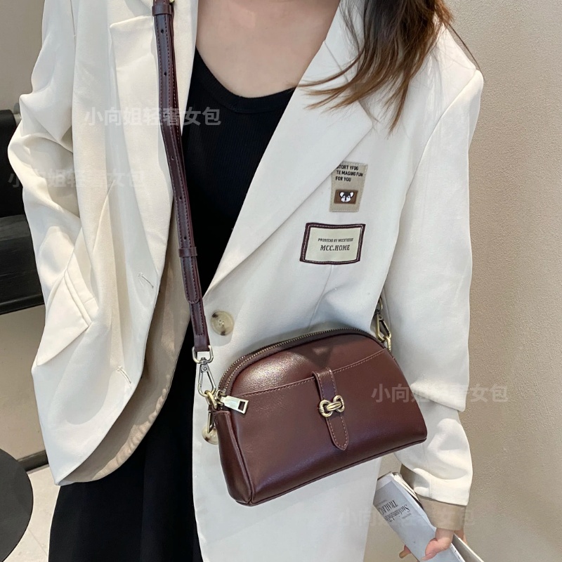 新款单肩时尚斜跨手机包休闲复古轻奢简约肩包百搭包女士气质潮流