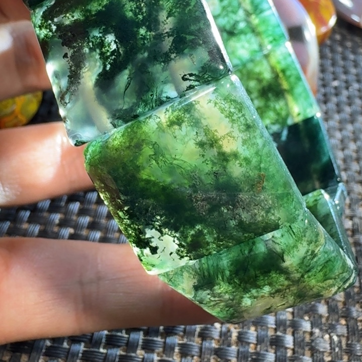 不***远玛瑙/玉髓未镶嵌颈饰