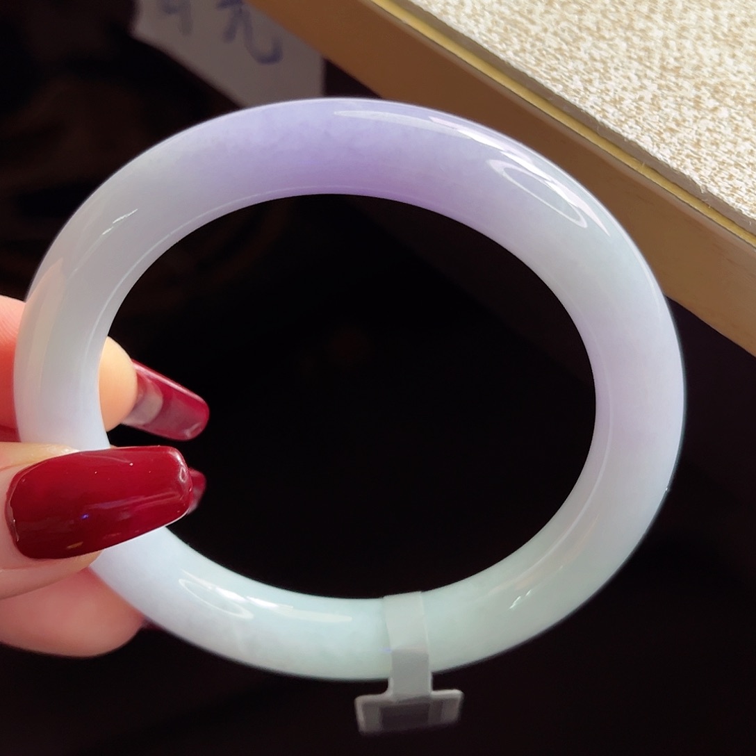 翡翠手镯未镶嵌手镯