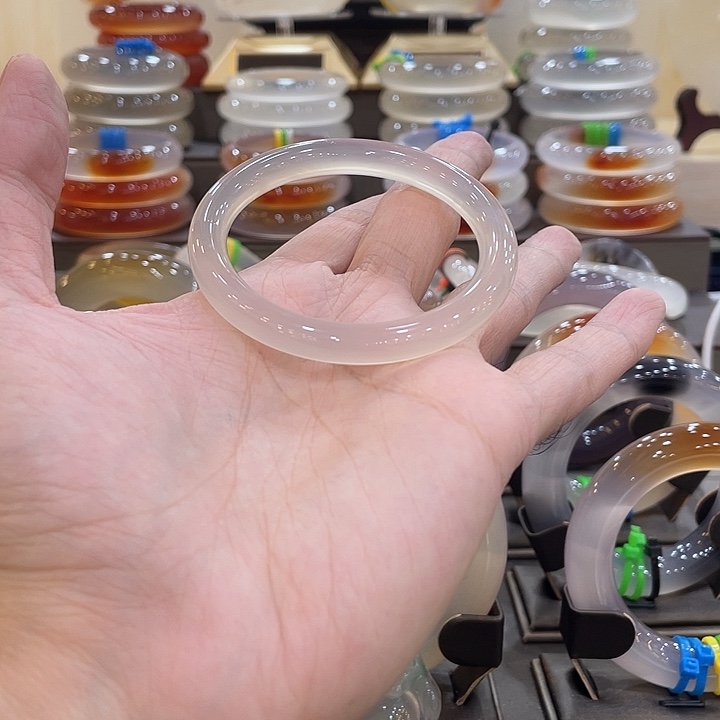 玛瑙/玉髓未镶嵌手镯