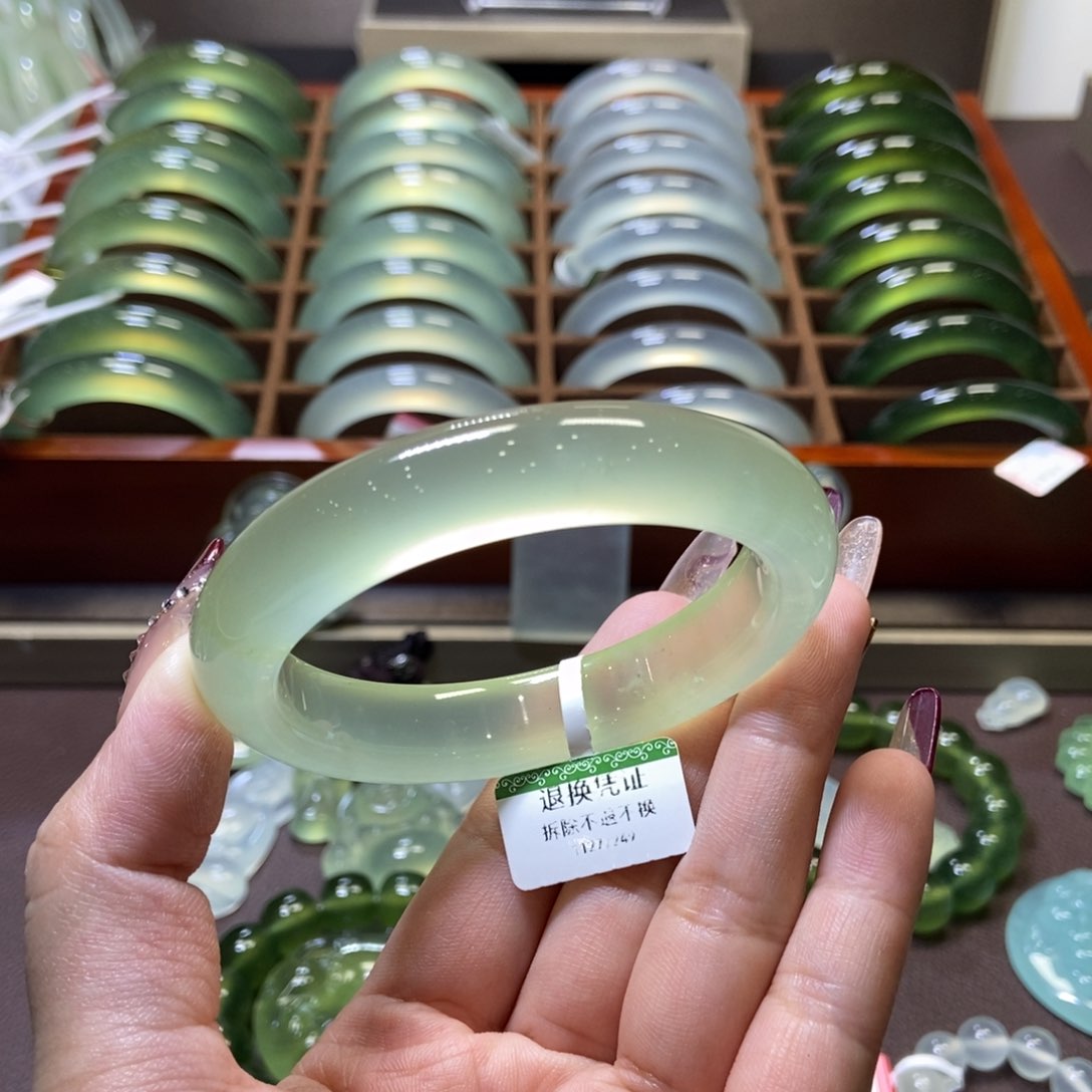 蛇纹石玉手镯56未镶嵌