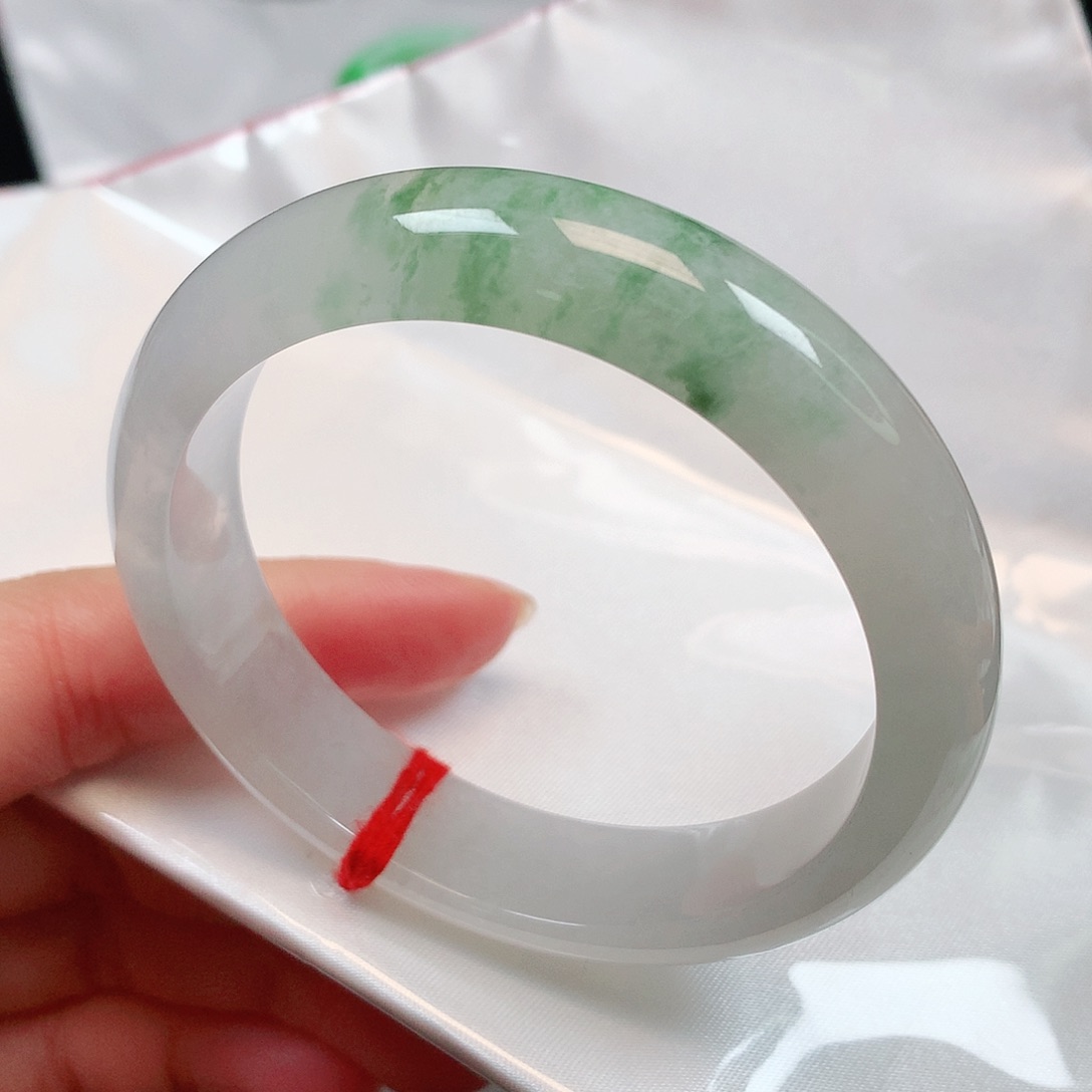 翡翠未镶嵌手镯1951