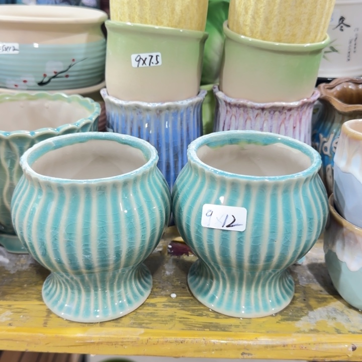 凑9块包邮，有孔，陶瓷花盆