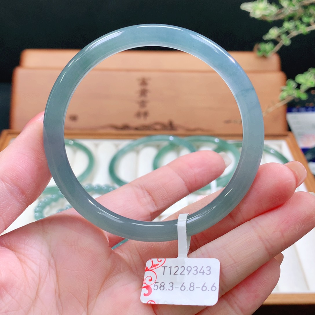 翡翠手镯未镶嵌伤*丶天然