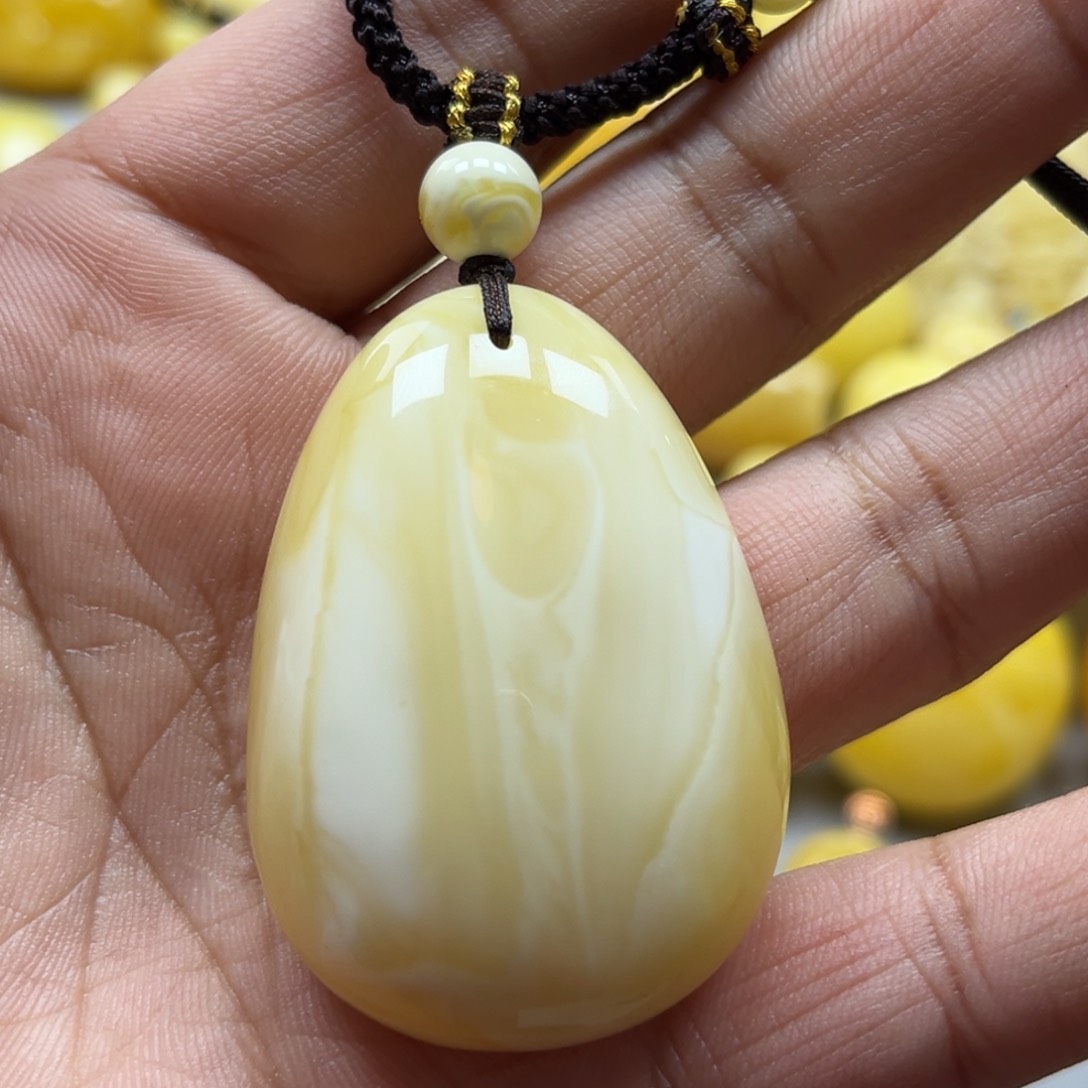 蜜蜡珠宝奇石未镶嵌