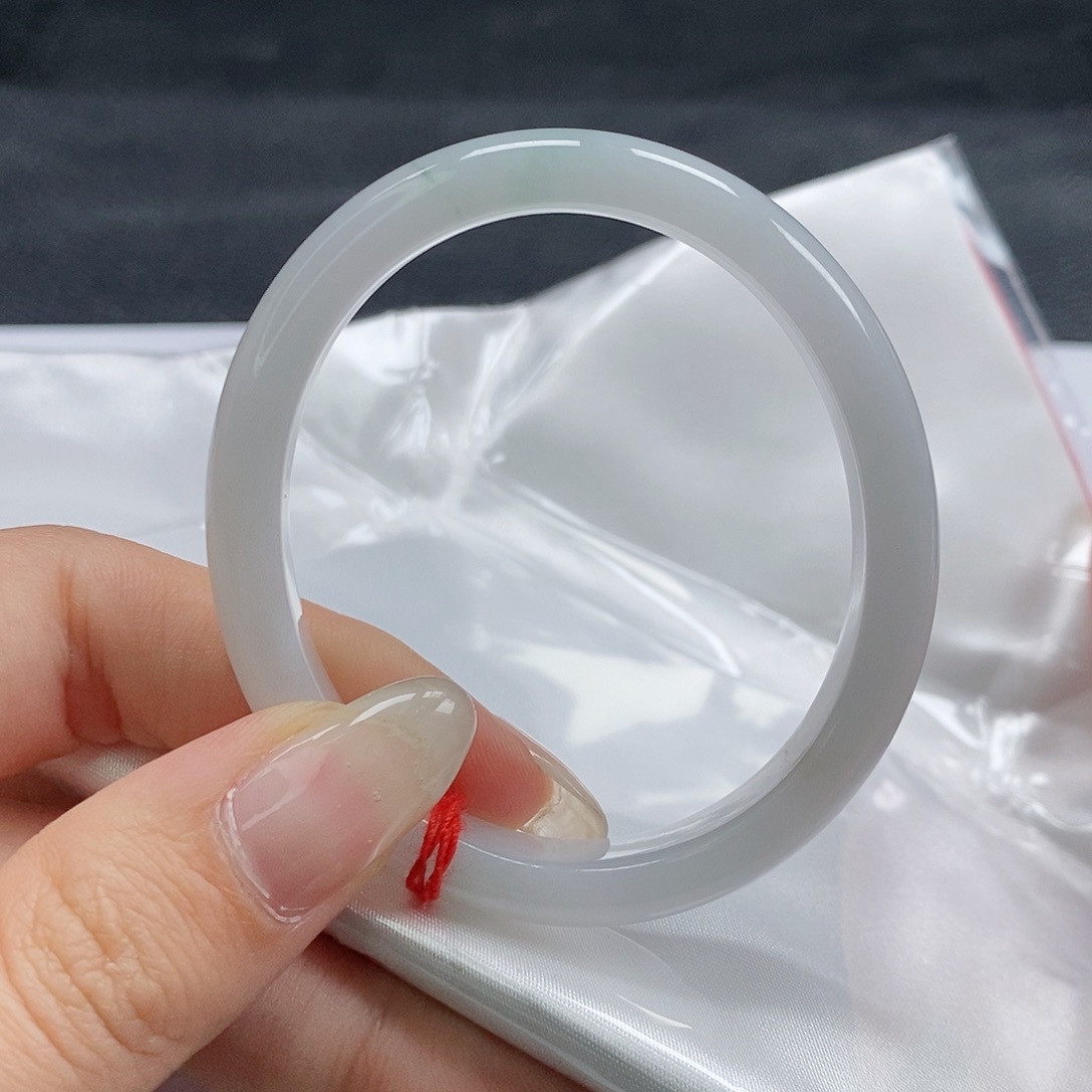 【闪购商品】翡翠未镶嵌手镯（贵妃镯）239号