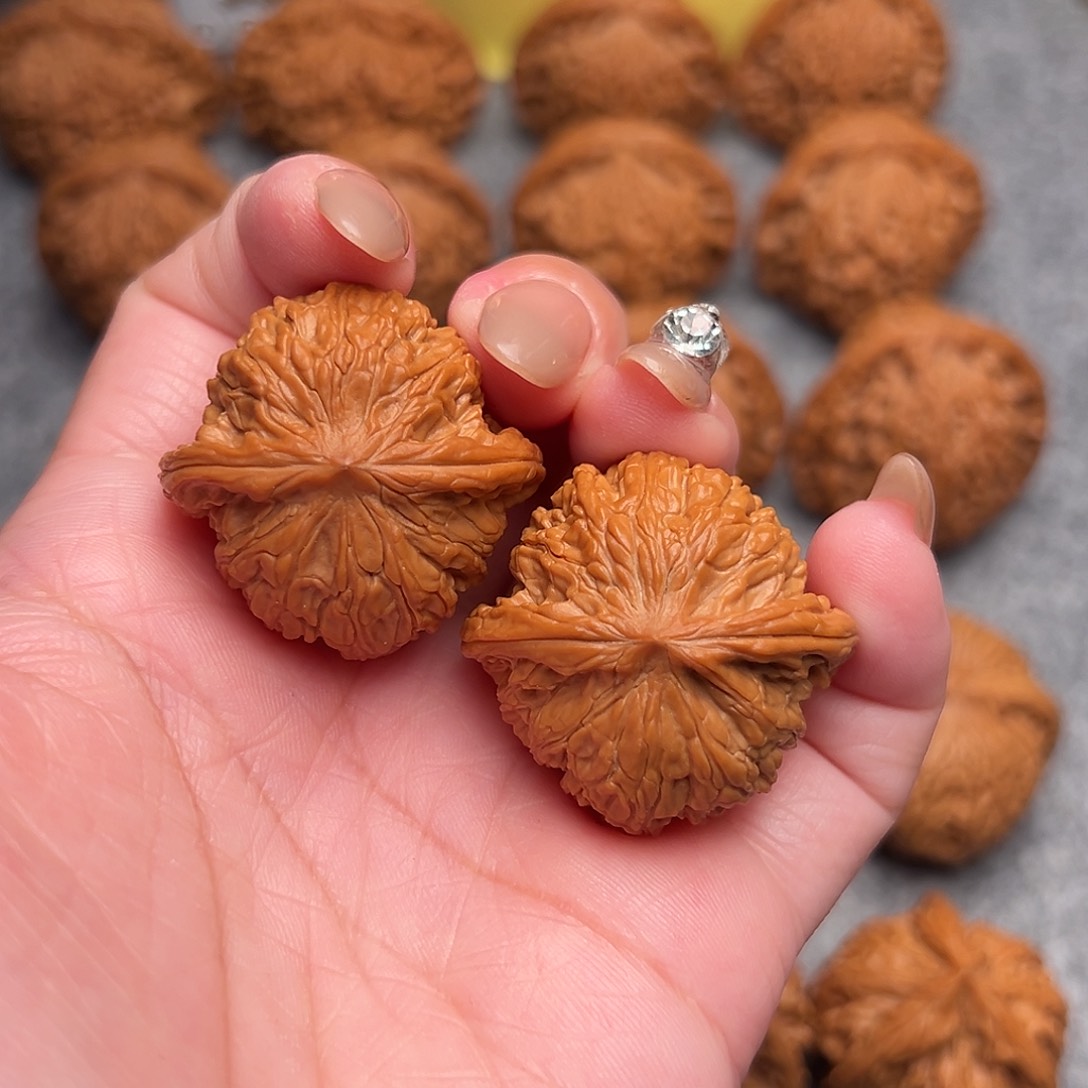 把件文玩核桃精品磨盘狮子头小手捻34全品