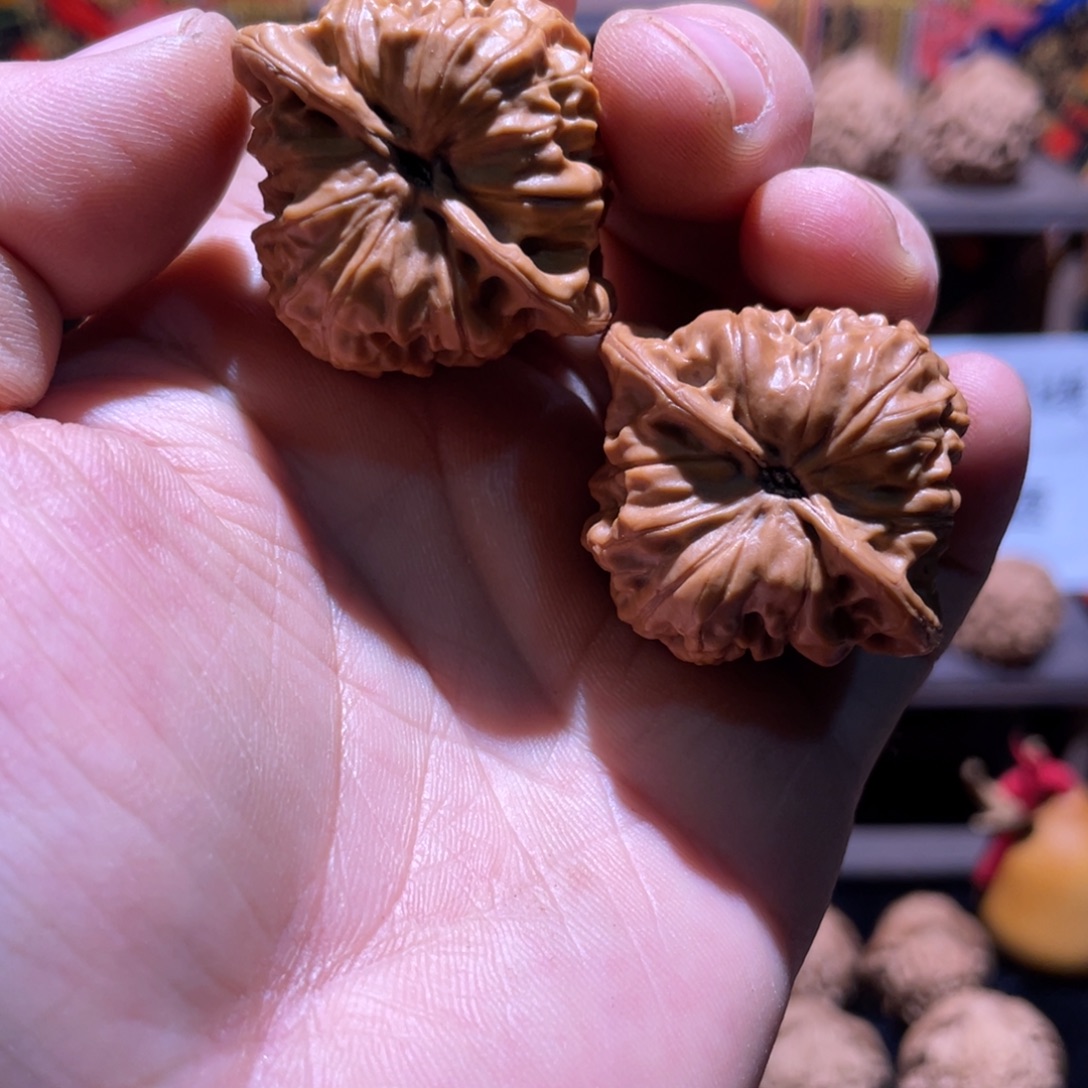 1***1把件文玩核桃37金蟾帽