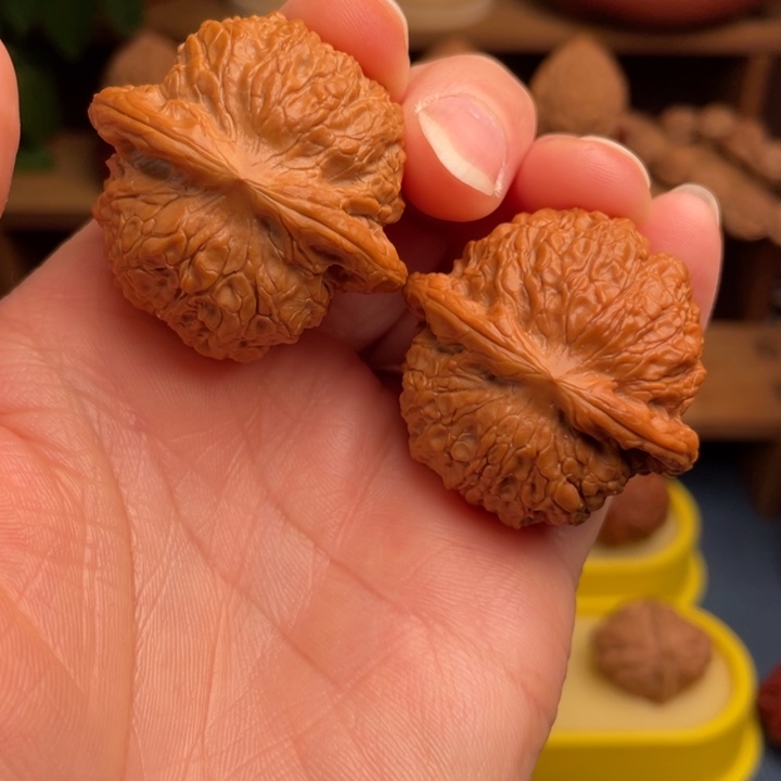 文玩核桃把件血麒麟40