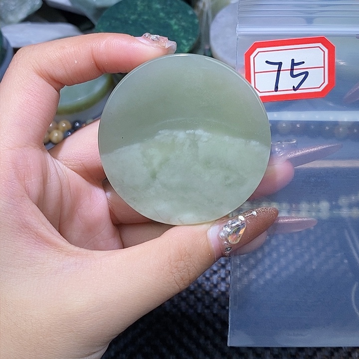 和田玉和田玉边角料随机发未镶嵌