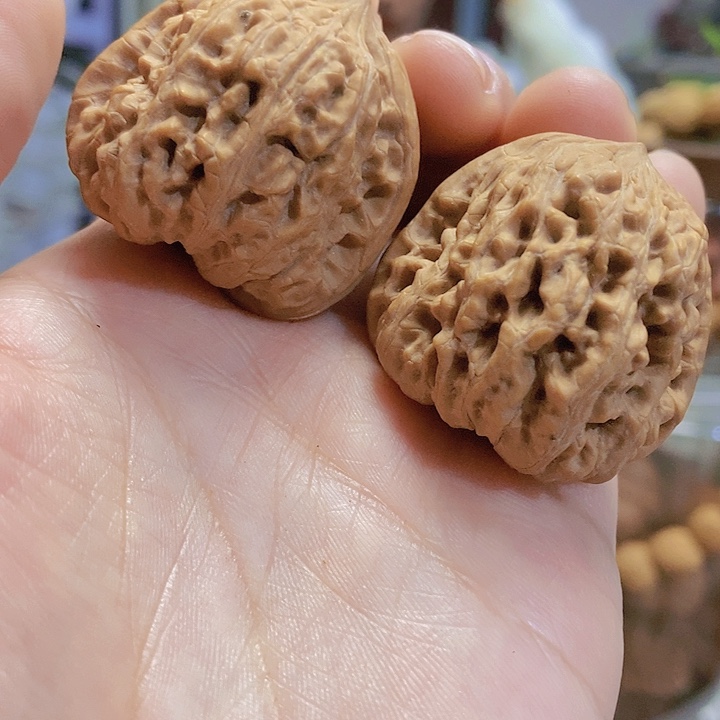 【闪购商品】文玩核桃把件37平谷凹底