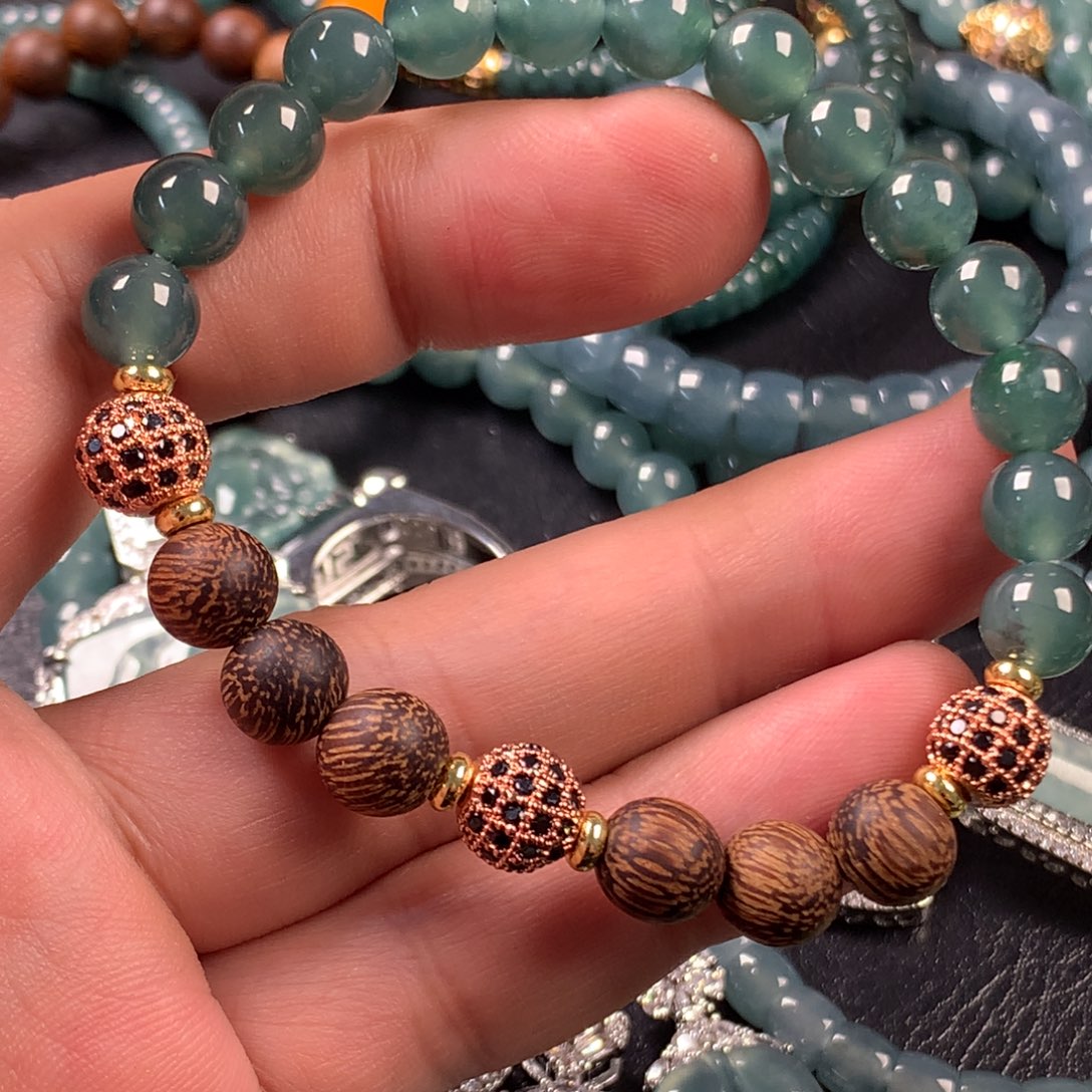 翡翠未镶嵌颈饰手串