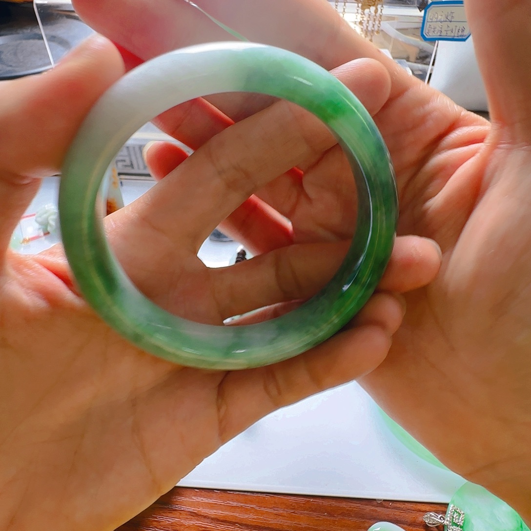 彩***子翡翠手镯未镶嵌翡翠880