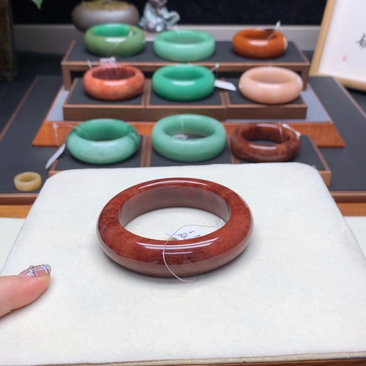 往***封石英质玉（非洲翠）合金舍