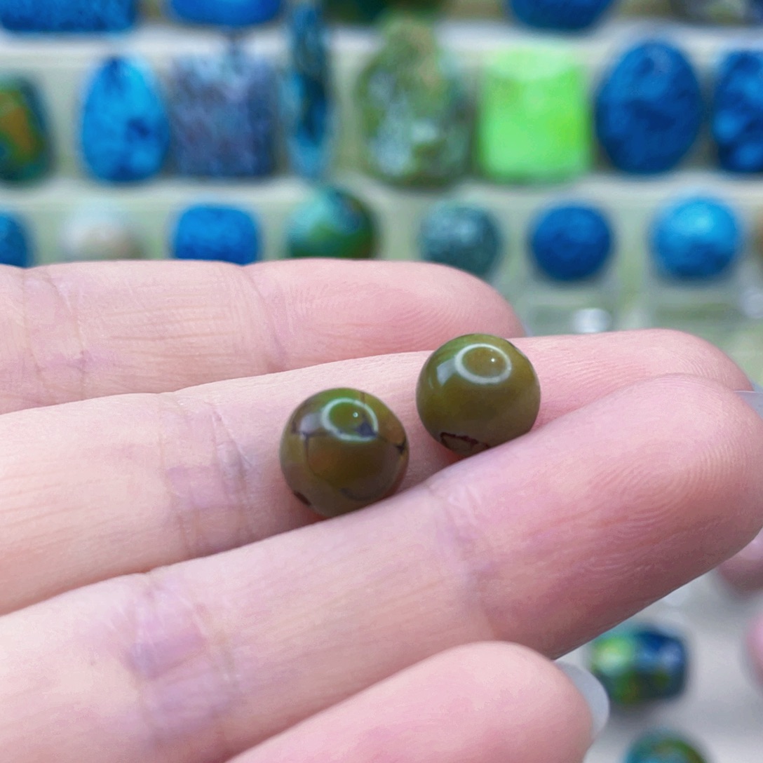 未镶嵌绿松石颈饰