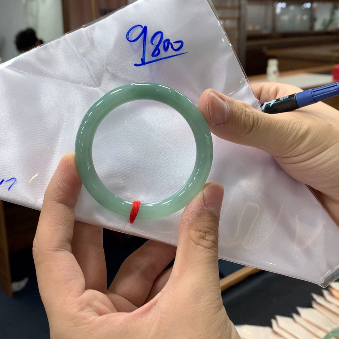 翡翠未镶嵌手镯翡翠