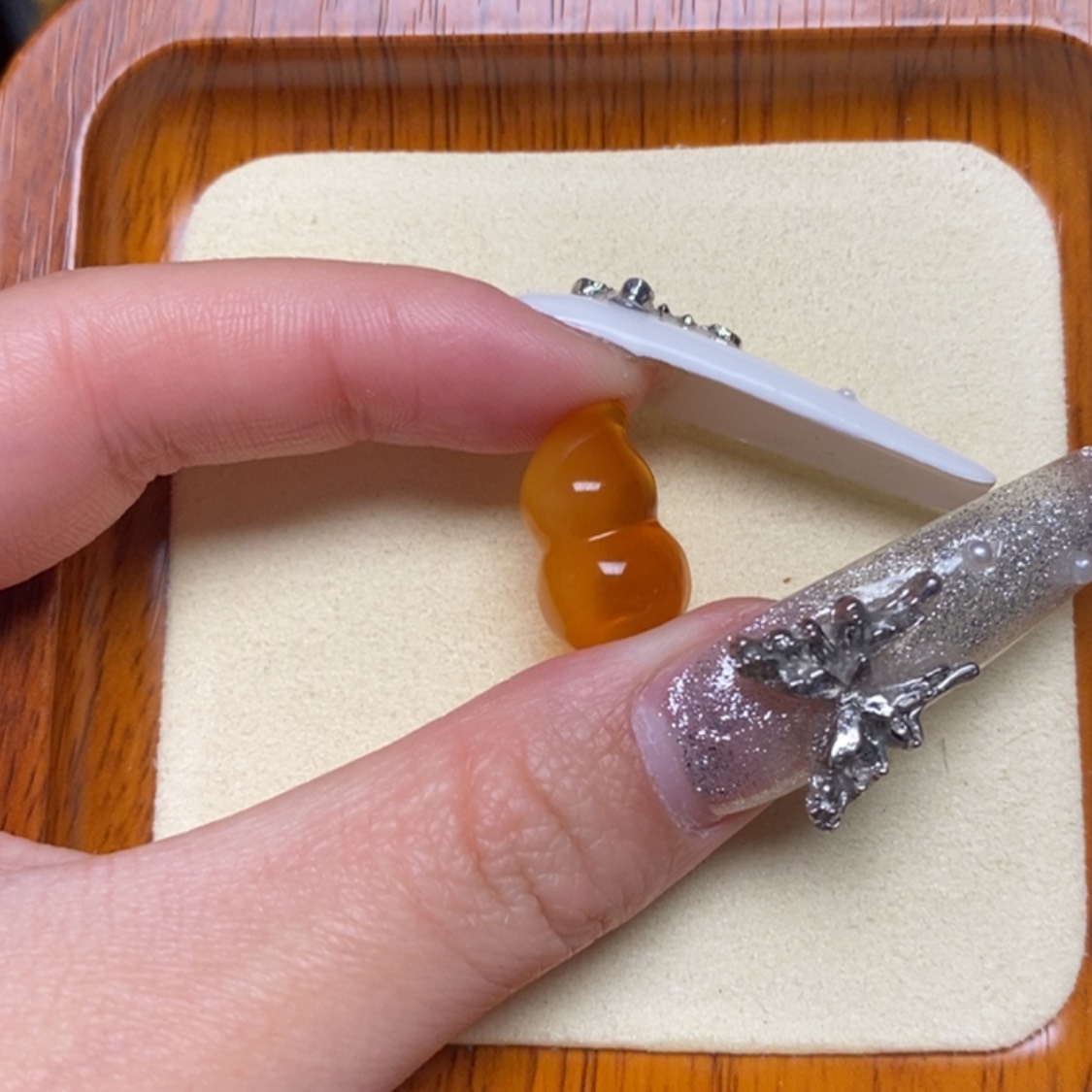 【闪购商品】蜜蜡裸石未镶嵌葫芦滴流