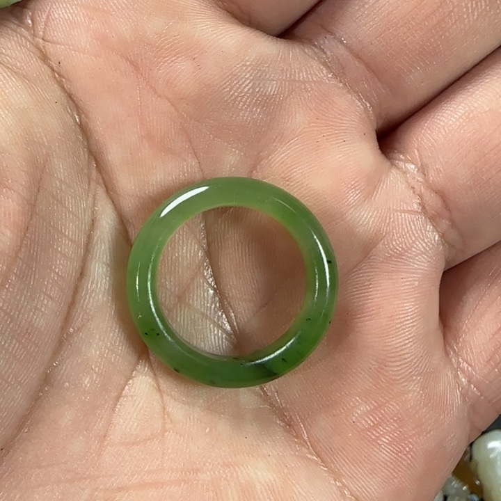 小***鲤和田玉未镶嵌颈饰