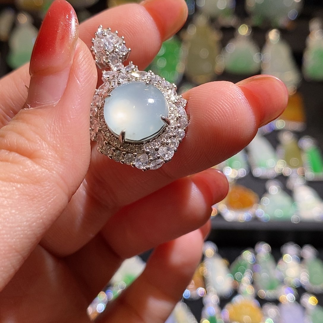 颈饰银S925镶嵌翡翠Z****G天然翡翠