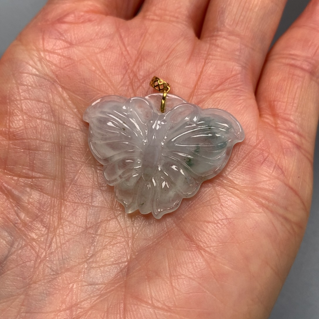 翡翠18K金镶嵌颈饰蝴